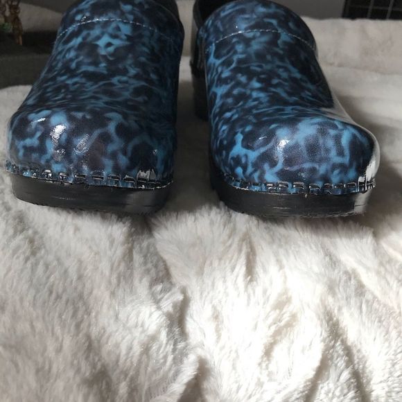 Sanita | Leopard Print Clogs in Blue & Black - Picture 4 of 12